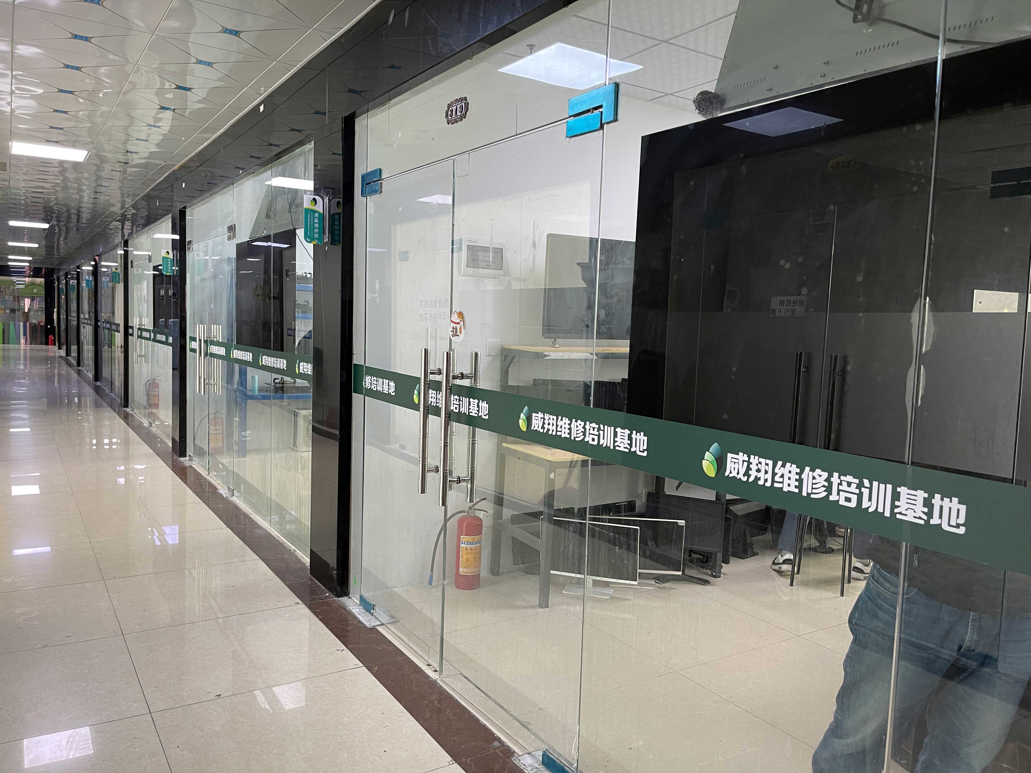 校區(qū)環(huán)境3.jpg 校區(qū)環(huán)境3.jpg