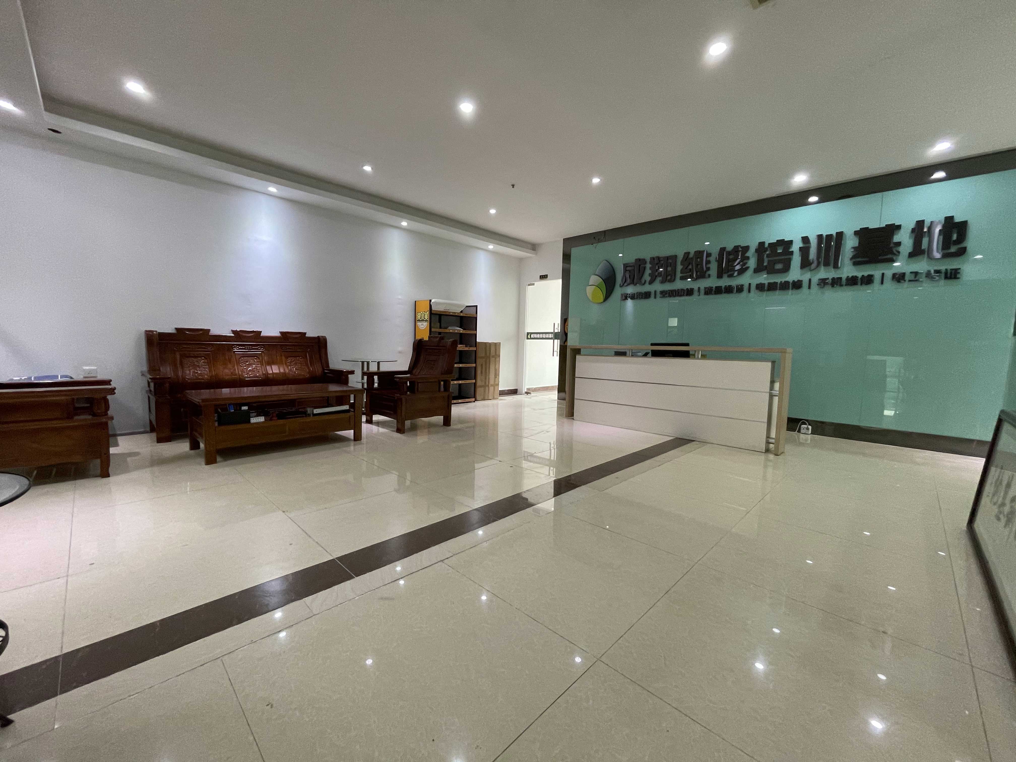 校區(qū)環(huán)境5.jpg 校區(qū)環(huán)境5.jpg